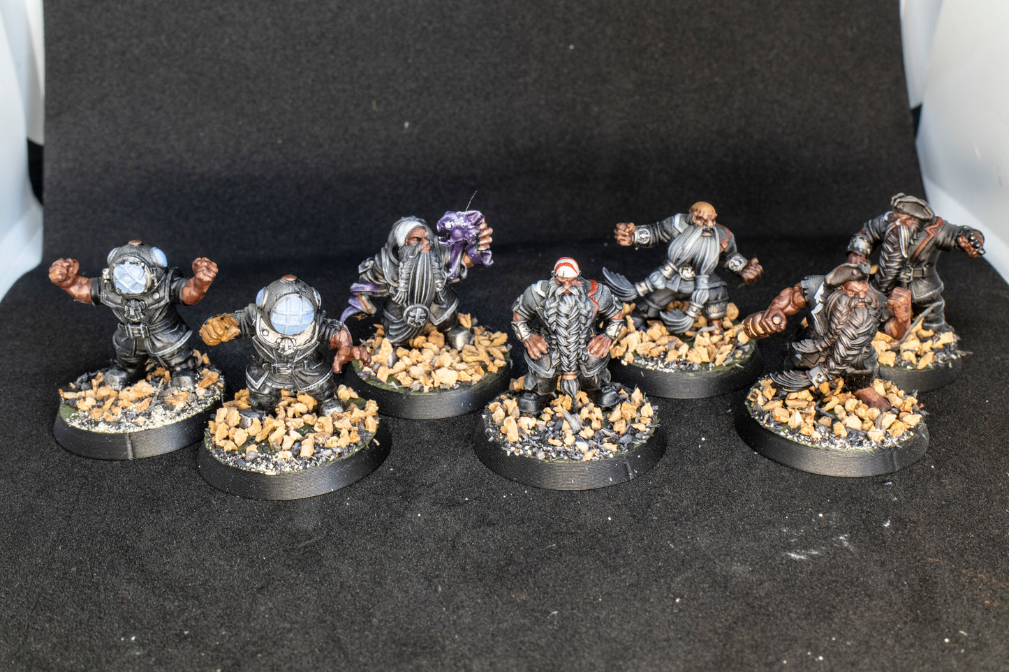 Painted Steam Boys Dwarves team + Feldher bag - Fantasy Football Punga Miniatures