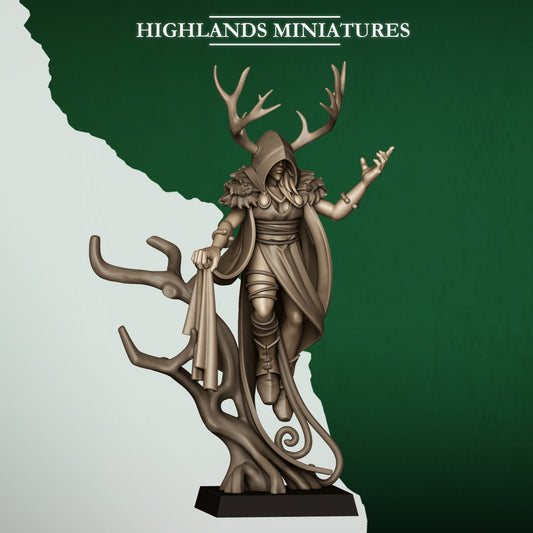Female Druid - Wood Elves - Feral Elves - Highlands Miniatures
