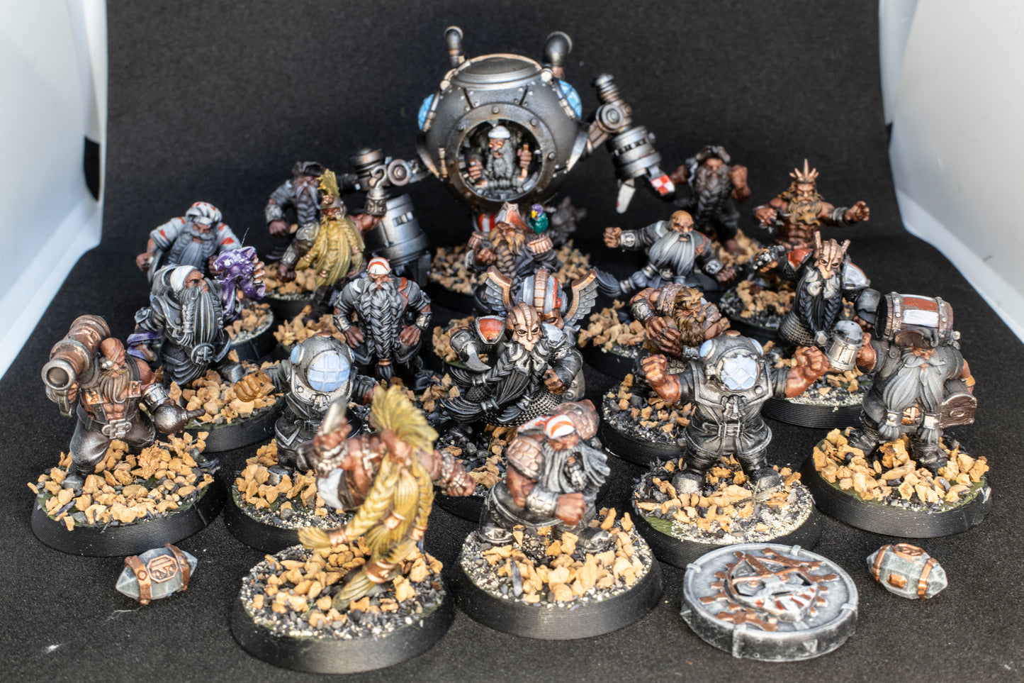 Painted Steam Boys Dwarves team  + Feldher bag - Fantasy Football Punga Miniatures