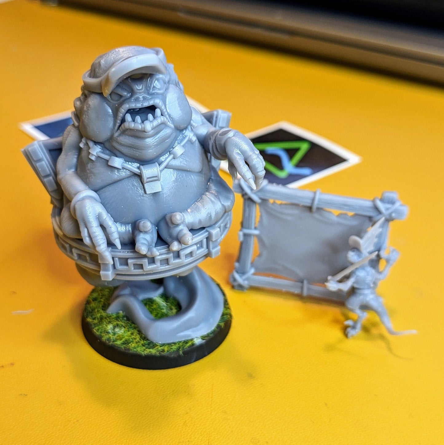 SLANN Coach Skink Food Vendor | Miniatures for Fantasy Football | Compatibile with Bowls game | Bases + Extra included | UGNI Miniatures - TheMajorLab