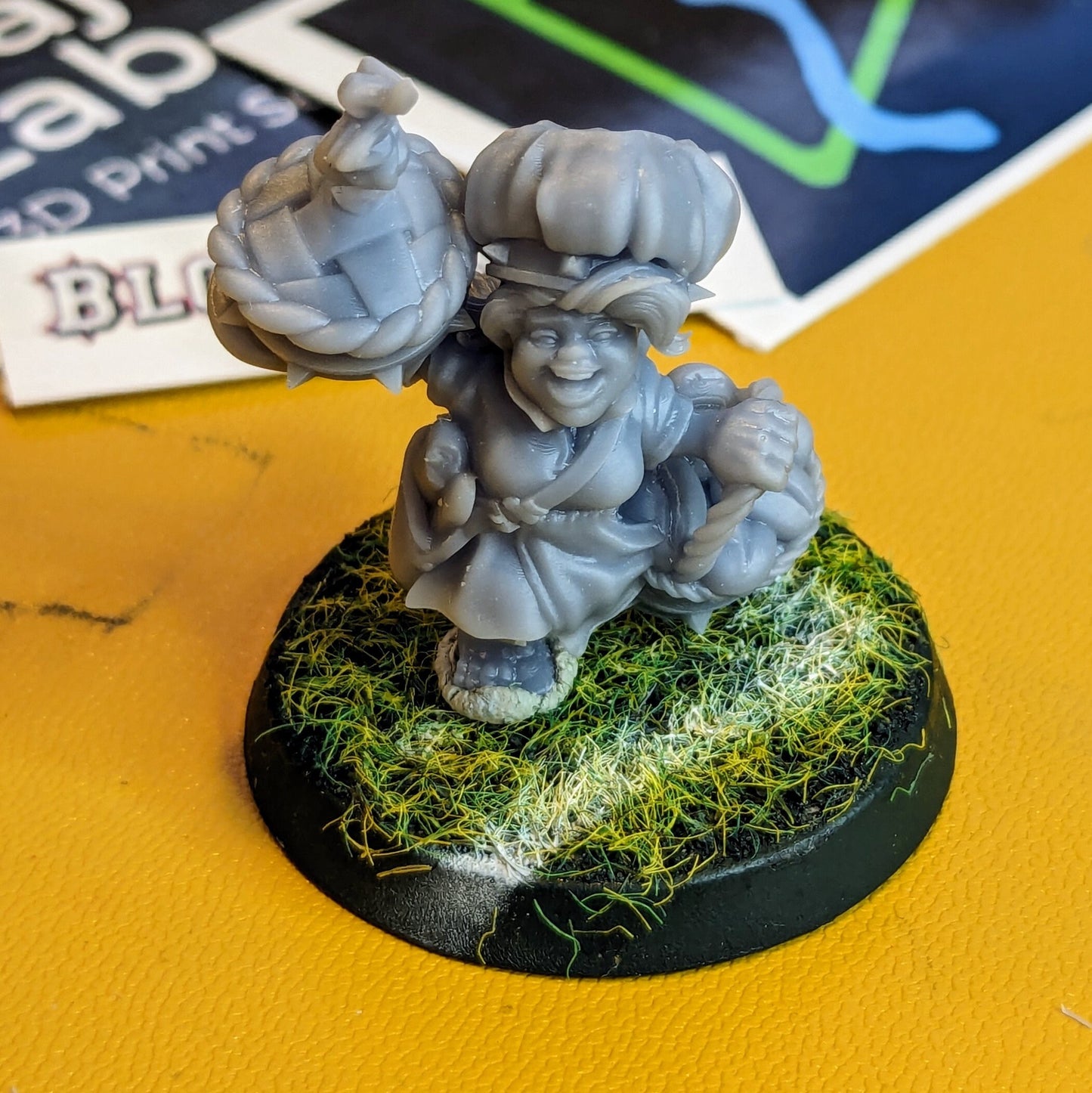 Sindia Pie | Halfling Star Player for Fantasy Football | Compatibile with any Bowl game | Bases & Extra included | UGNI Miniatures - TheMajorLab